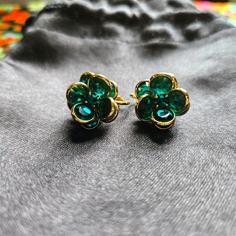 VINTAGE 50s-60s CLIP-ON EARRINGS GREEN 💚 ✨️